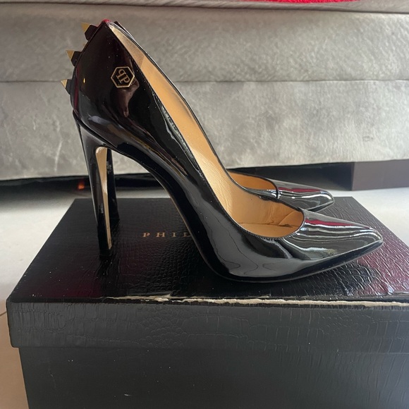 Philipp Plein size 38.5 black stiletto high heel with studs
